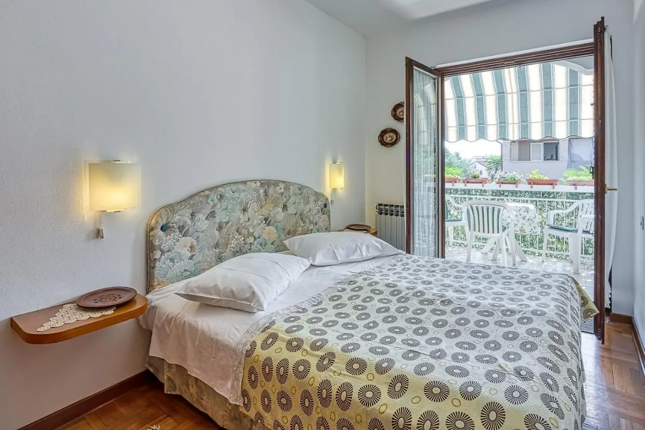 Apartment Valnea Porec Guest house