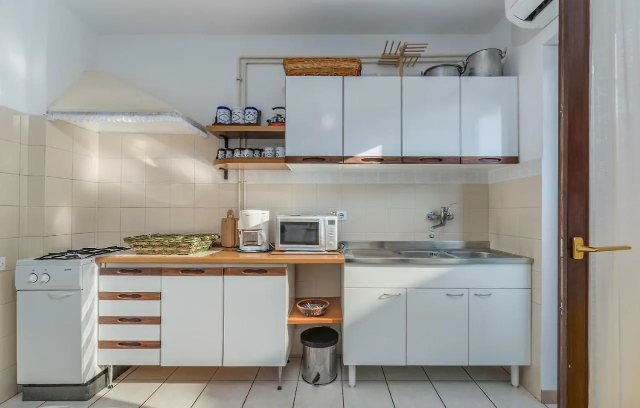 Apartment Valnea Porec 3*,  Croatia